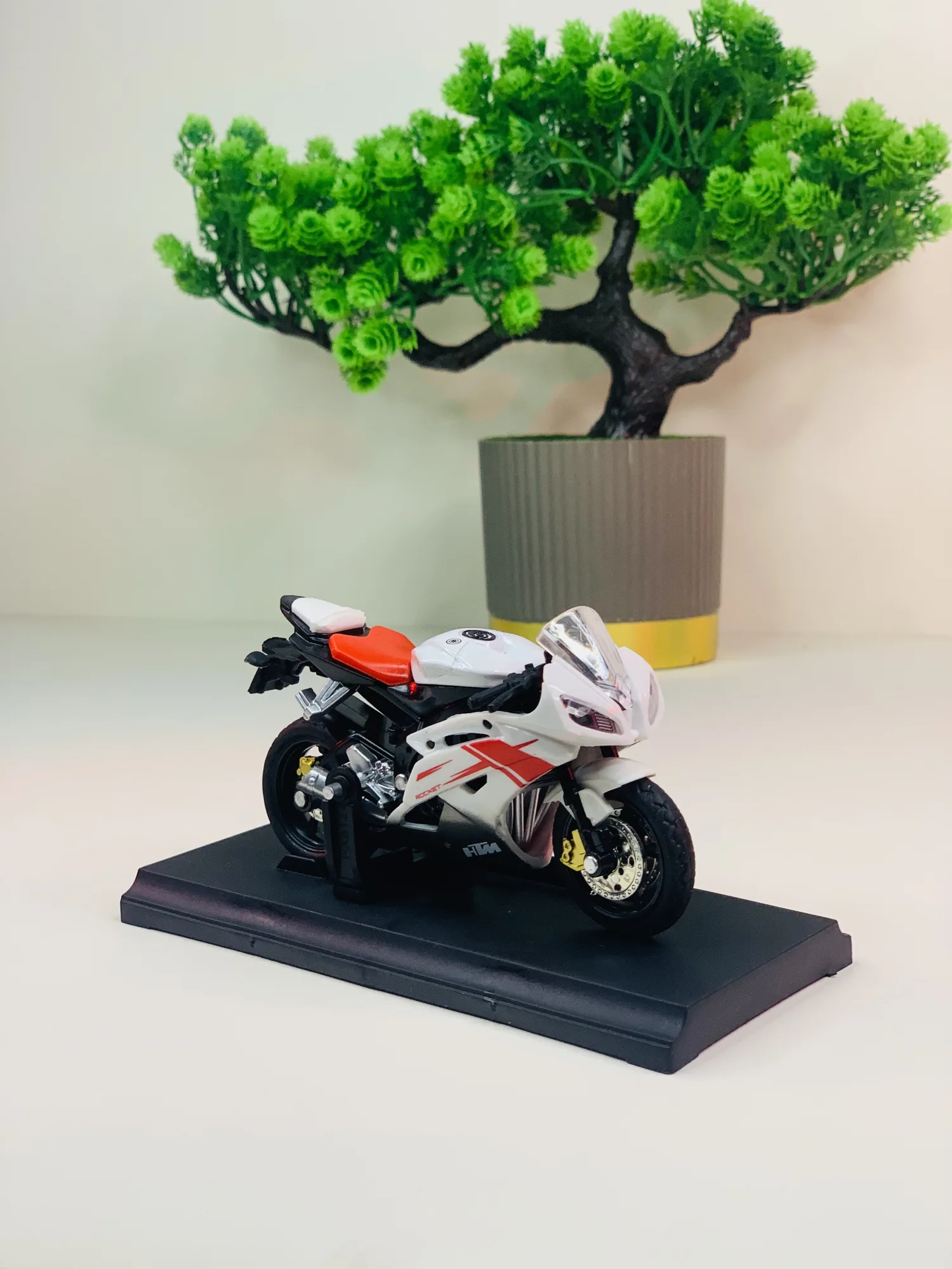 Yamaha White - 2